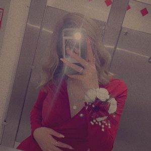 Meet your Posher, Eva